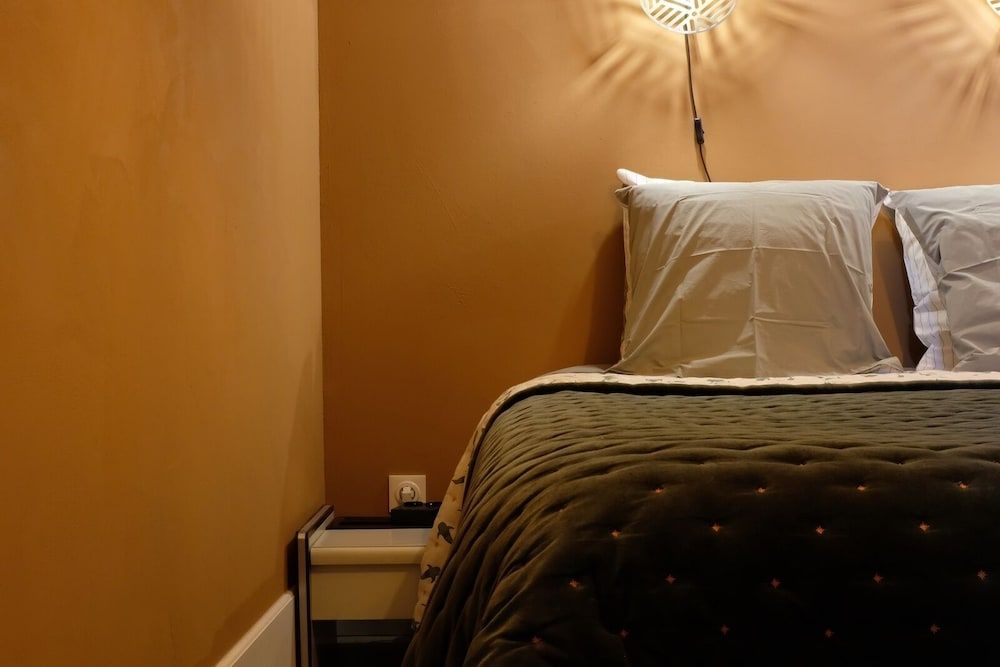 La Verrière Maison d'hôtes Superior Apartment, 2 Bedrooms, Kitchen, Courtyard View 6