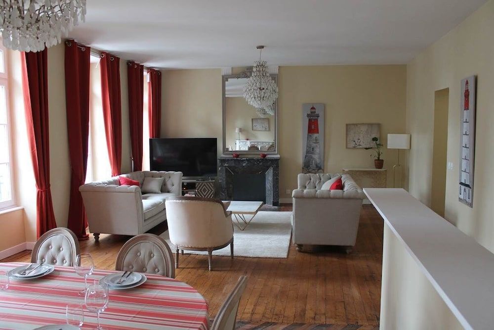 Duc de Bretagne Luxury appart'hotel Deluxe Penthouse, 1 King Bed, Kitchen, City View 4