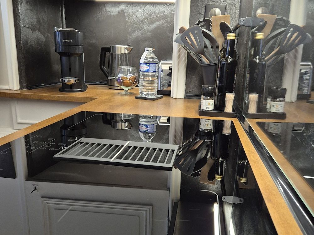 La Maison V.H., Appartements d'Hôtes Luxury Apartment, Accessible, Private Bathroom (Rdc A) 12