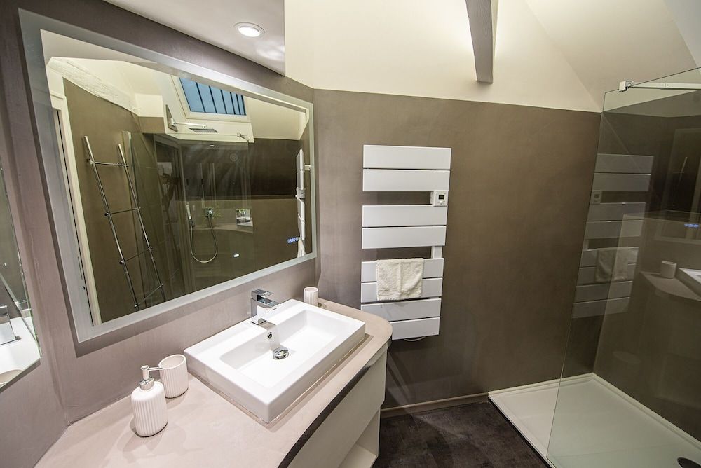 La Maison V.H., Appartements d'Hôtes Executive Loft, Private Bathroom, Garden View 21