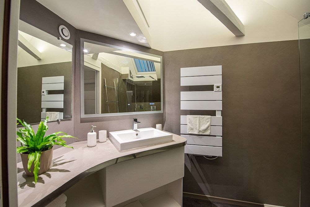 La Maison V.H., Appartements d'Hôtes Executive Loft, Private Bathroom, Garden View 18