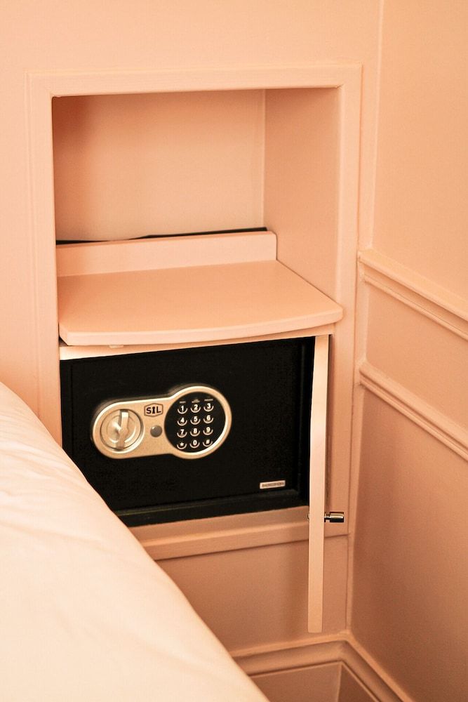 La Maison V.H., Appartements d'Hôtes Junior Apartment, Patio, Garden View 7