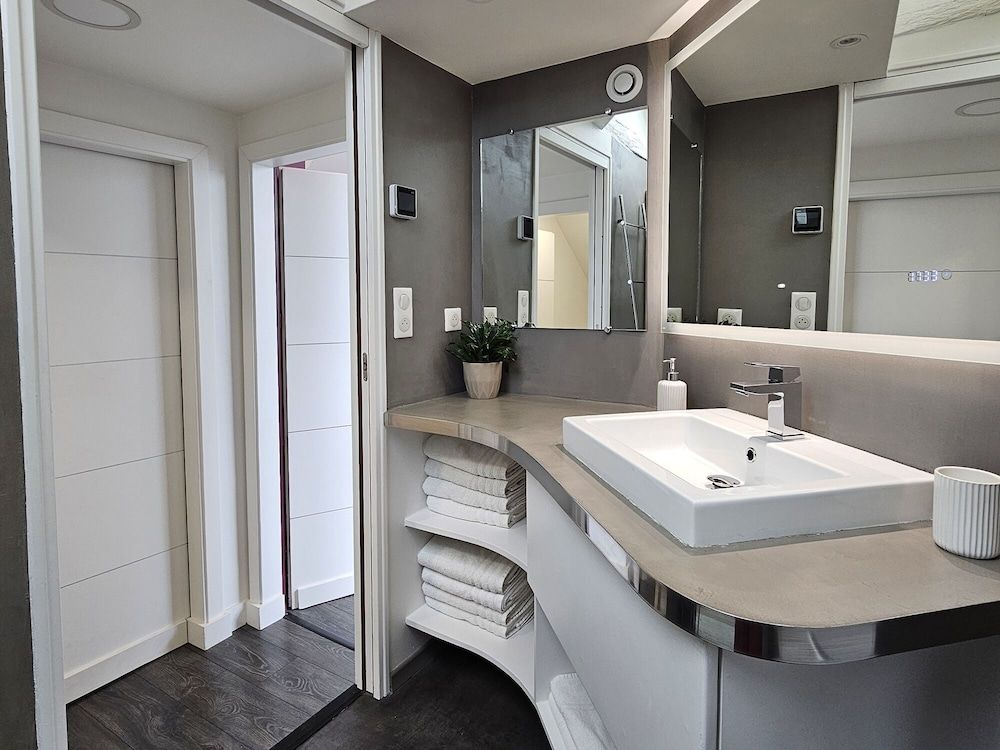 La Maison V.H., Appartements d'Hôtes Executive Loft, Private Bathroom, Garden View 16