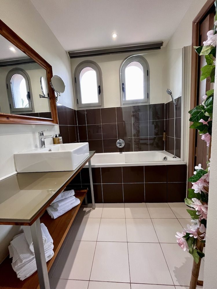 Faré de La Vahiné 3 Pièces Mandara Beach Apartment, Garden View 10