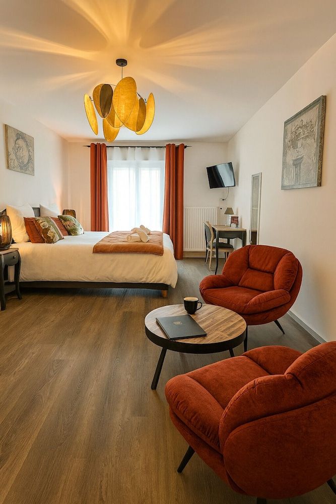 Logis Hôtel Blue Garden Superior Suite, Balcony, Park View 2