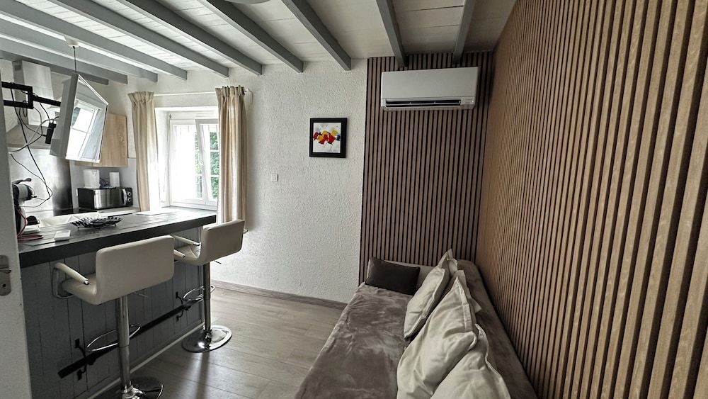 Logis Hôtel Blue Garden Studio, Balcony, Courtyard View 7