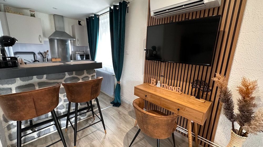 Logis Hôtel Blue Garden Studio, Balcony, Courtyard View 5