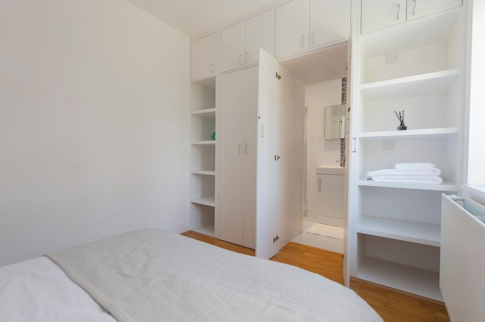 Gunnersbury Avenue Apartment 10