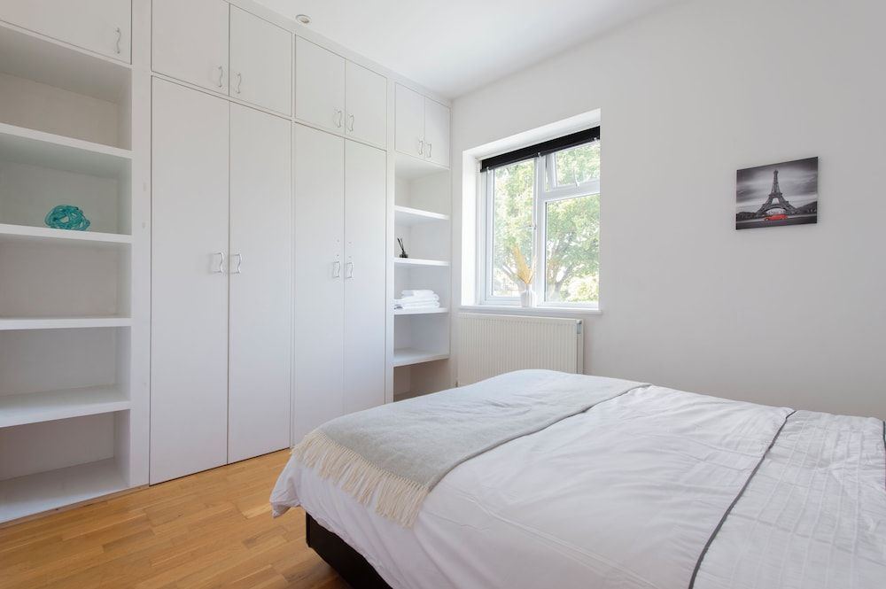 Gunnersbury Avenue Apartment 9