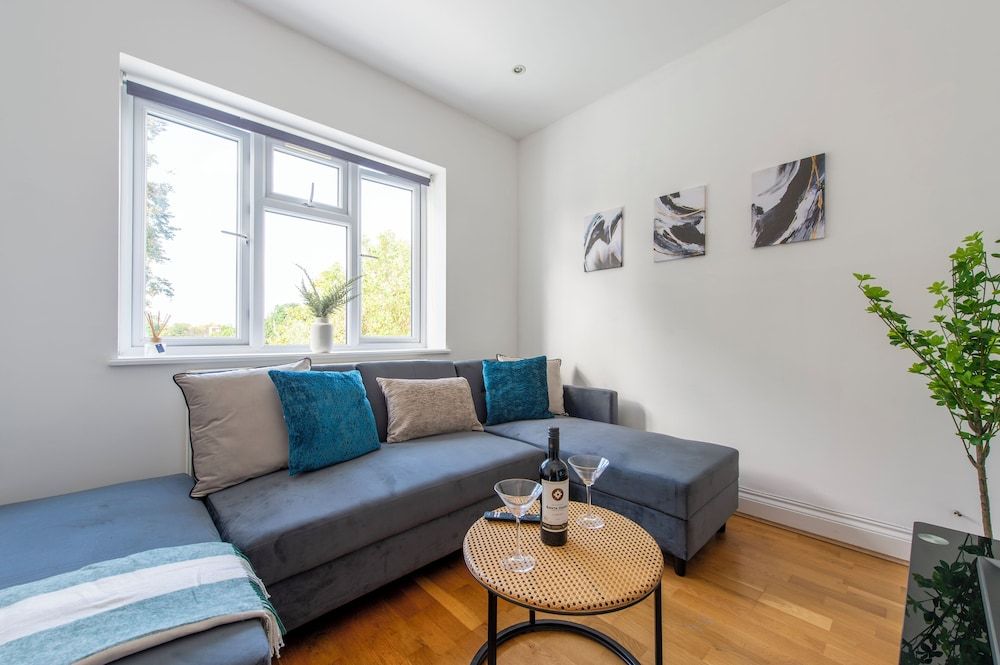 Gunnersbury Avenue Apartment 16