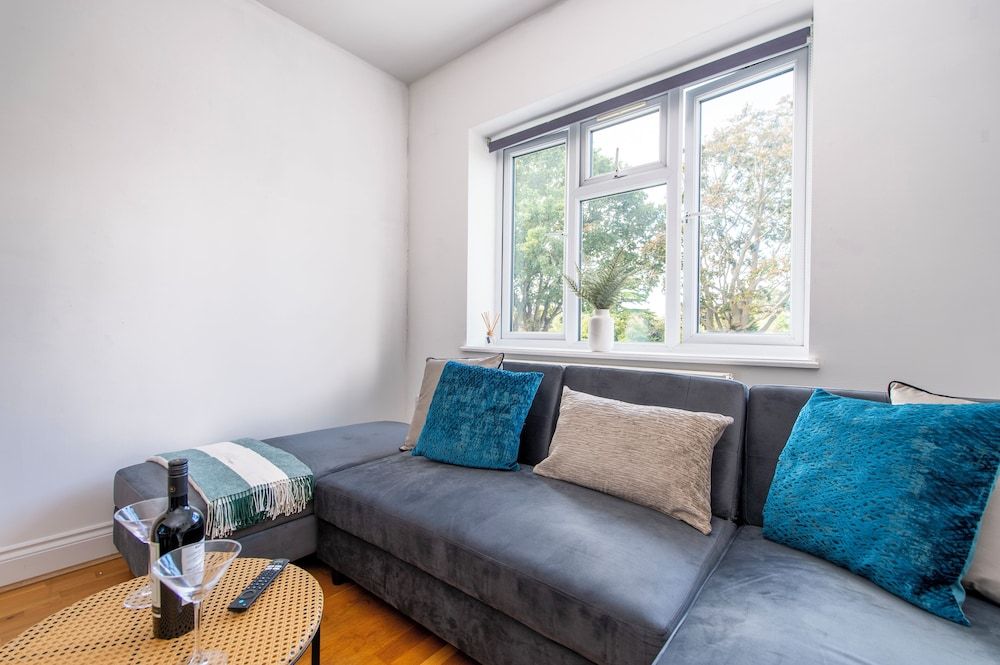 Gunnersbury Avenue Apartment 19