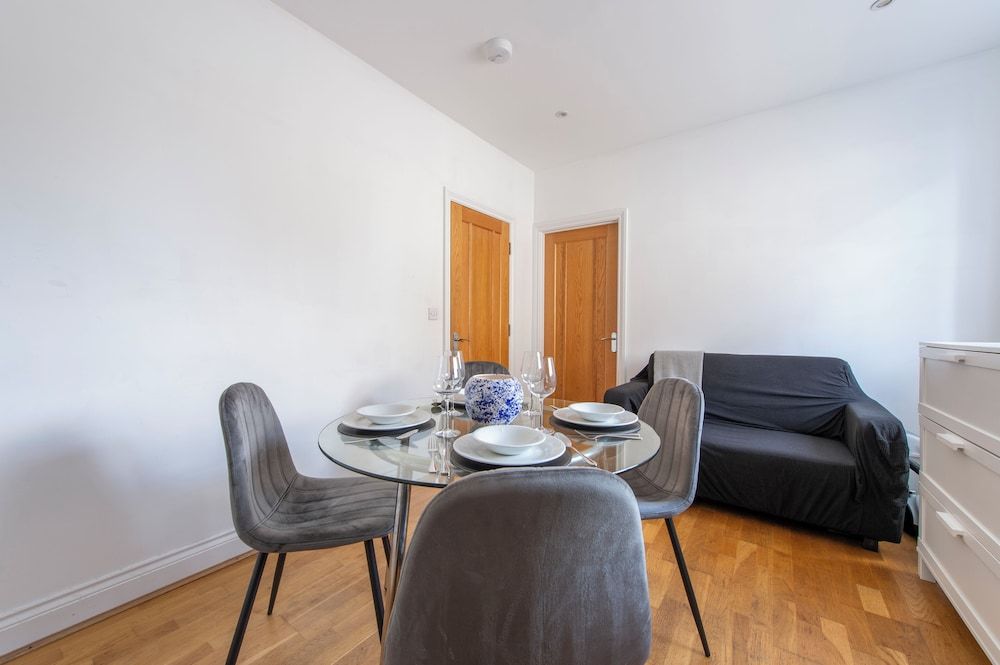 Gunnersbury Avenue Apartment 12