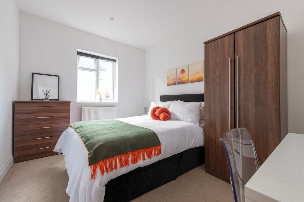 Gunnersbury Avenue Apartment 7