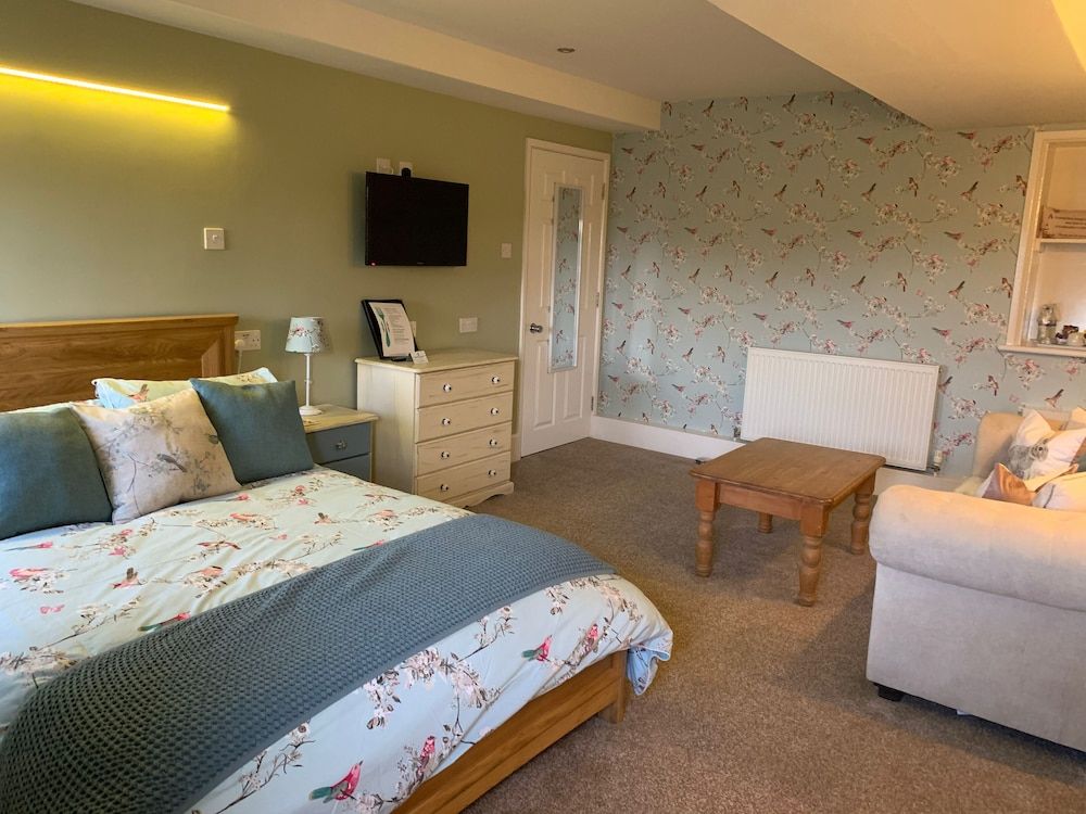 Lodbourne Farmhouse Deluxe Double Room, Garden View 2
