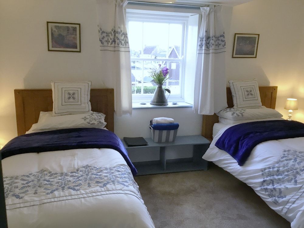 Lodbourne Farmhouse Classic Double or Twin Room, Garden View 2