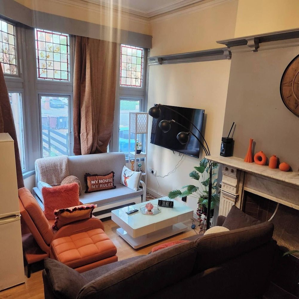 Charming Victorian Apartment in Central Wolverhampton Apartment, 1 Bedroom 26