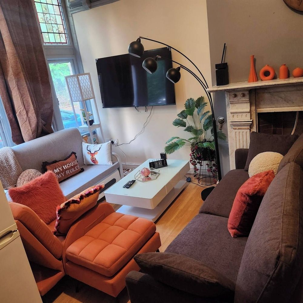 Charming Victorian Apartment in Central Wolverhampton Apartment, 1 Bedroom 9