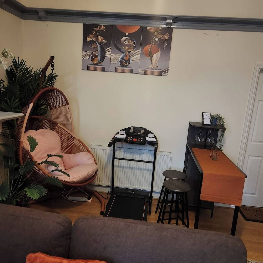 Charming Victorian Apartment in Central Wolverhampton Apartment, 1 Bedroom 35