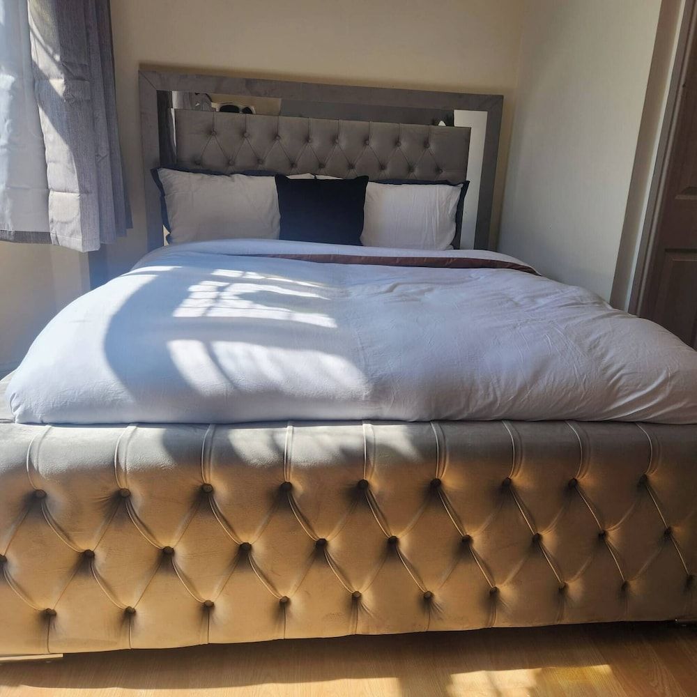 Charming Victorian Apartment in Central Wolverhampton Apartment, 1 Bedroom 7