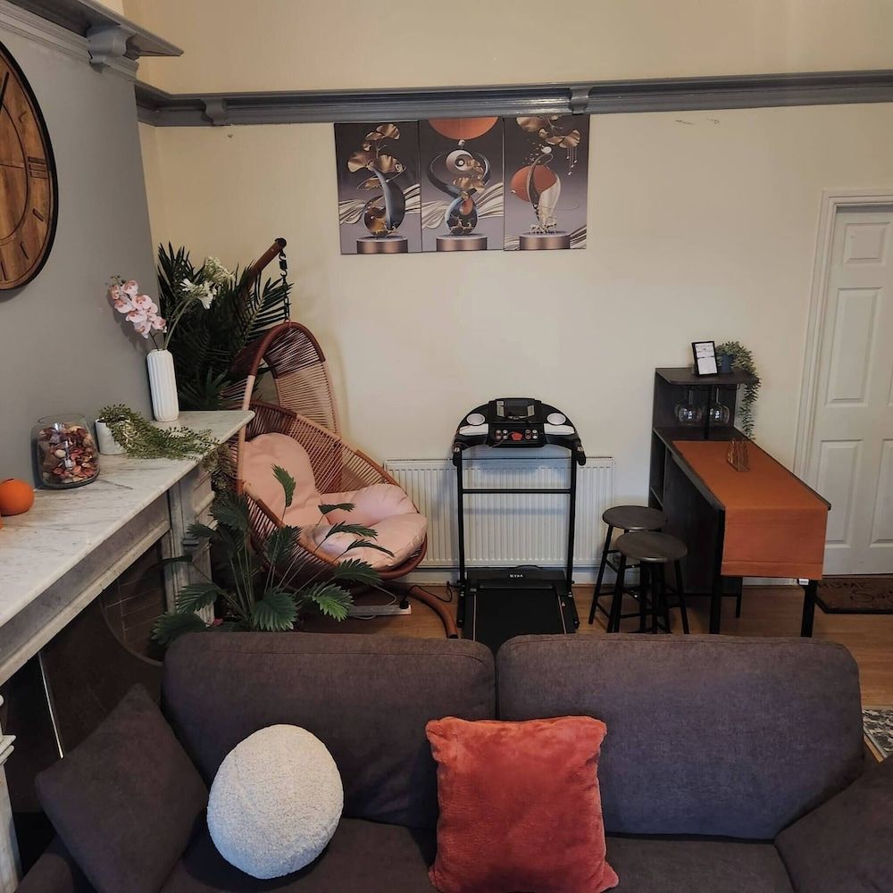 Charming Victorian Apartment in Central Wolverhampton Apartment, 1 Bedroom 12