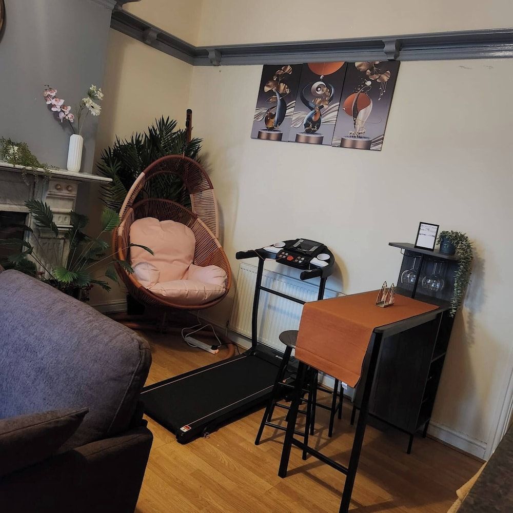 Charming Victorian Apartment in Central Wolverhampton Apartment, 1 Bedroom 37