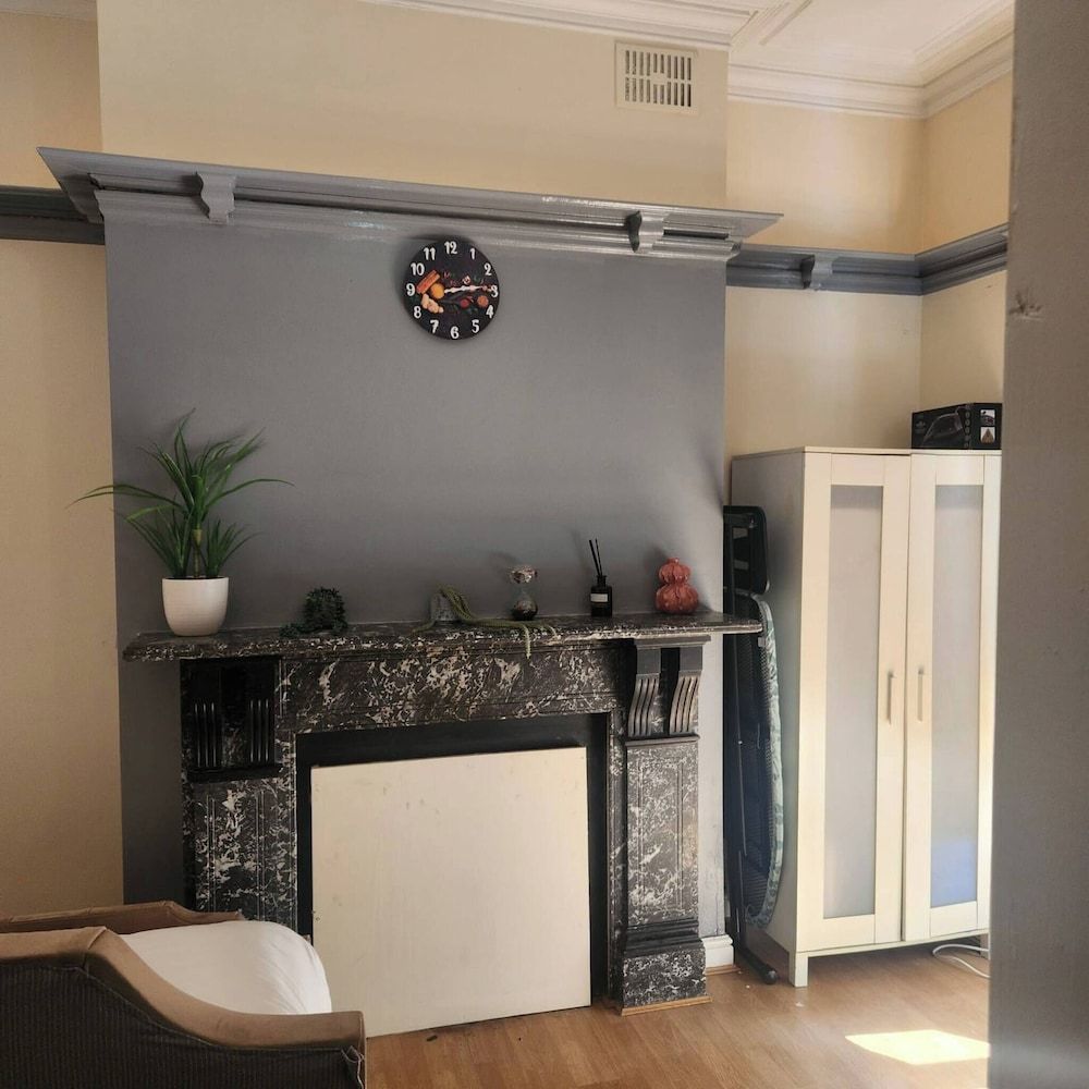 Charming Victorian Apartment in Central Wolverhampton Apartment, 1 Bedroom 8