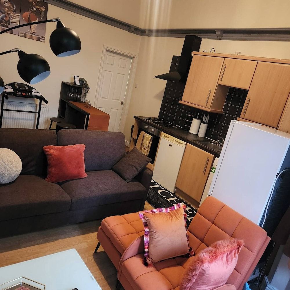 Charming Victorian Apartment in Central Wolverhampton Apartment, 1 Bedroom 10