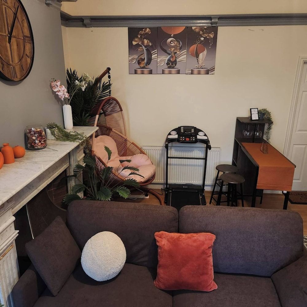 Charming Victorian Apartment in Central Wolverhampton Apartment, 1 Bedroom 18