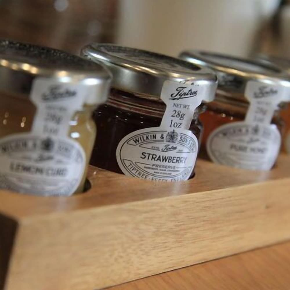 Dovestays Double Room (Maid Marion) 2