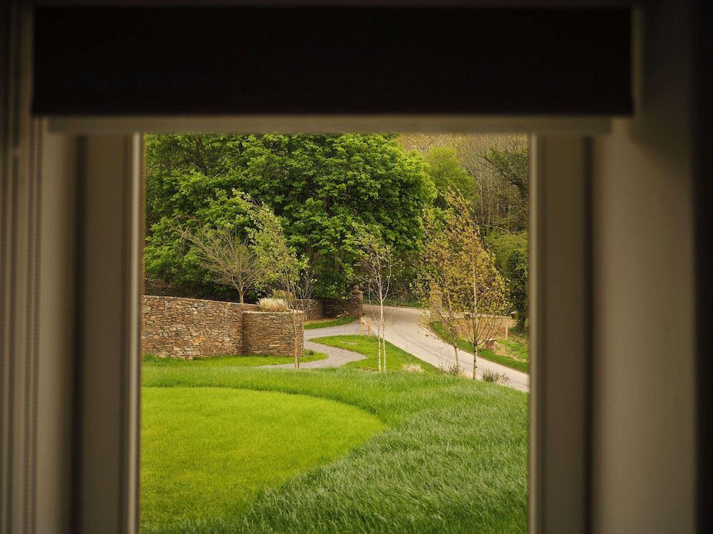 Fowlescombe Farm Luxury Apartment, Patio, Valley View 4