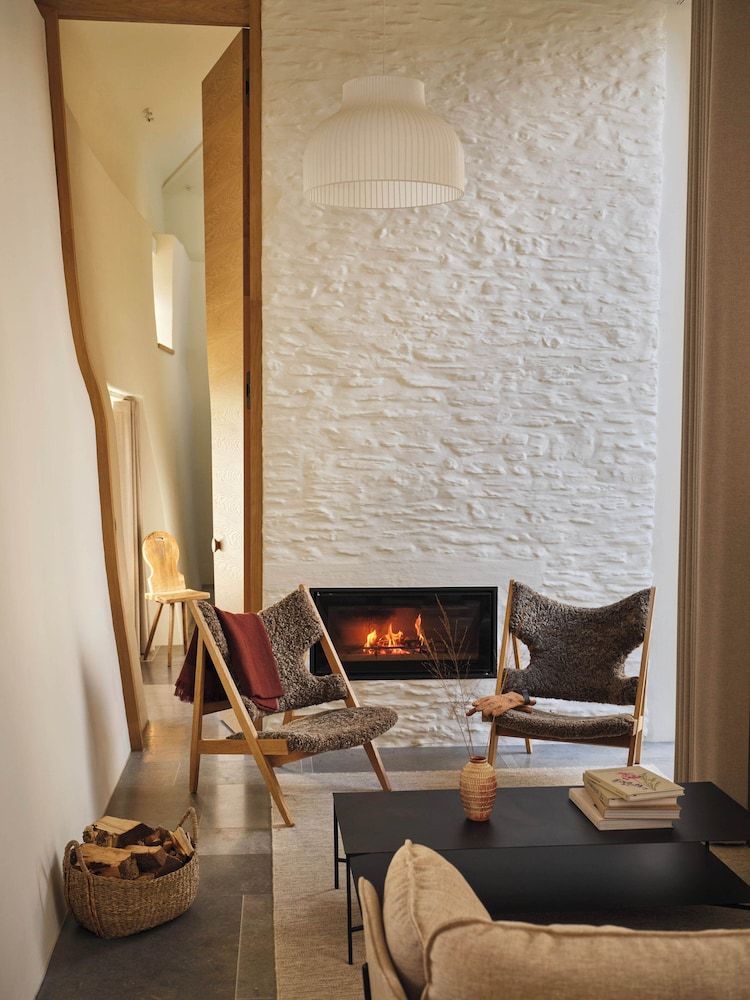 Fowlescombe Farm Luxury Apartment, Patio, Valley View 3