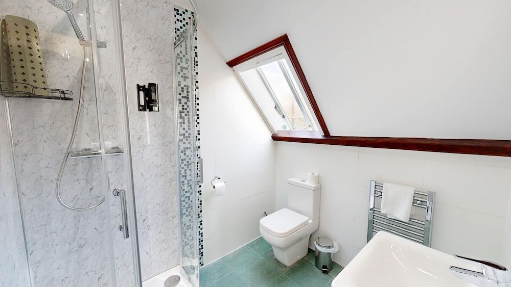 High Tor Hotel Standard Double Room 4