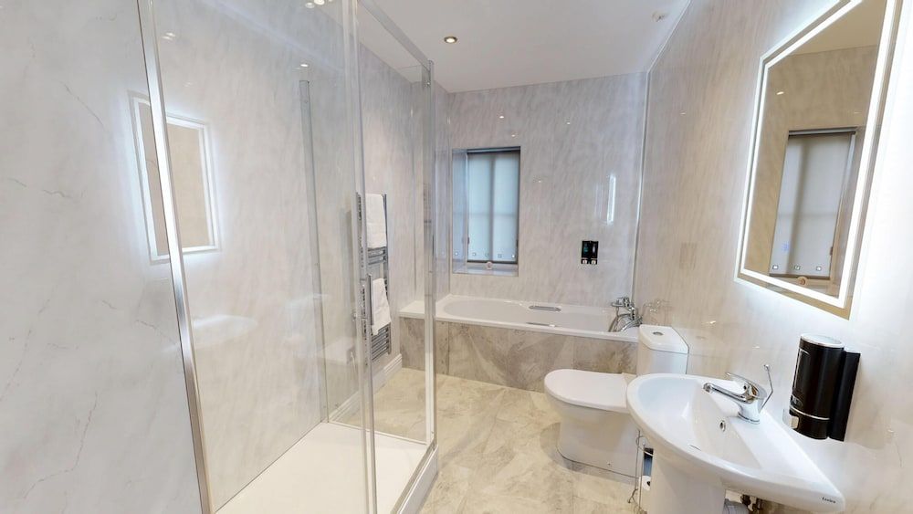 High Tor Hotel Family Room, Mountain View 12