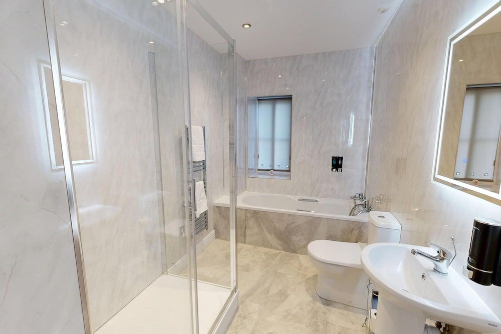 High Tor Hotel Family Room, Mountain View 10