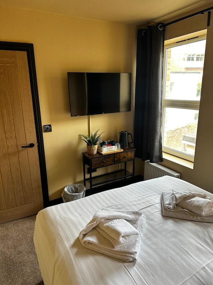 The Goodrington Sands- Apart Hotel Deluxe Double Room 2