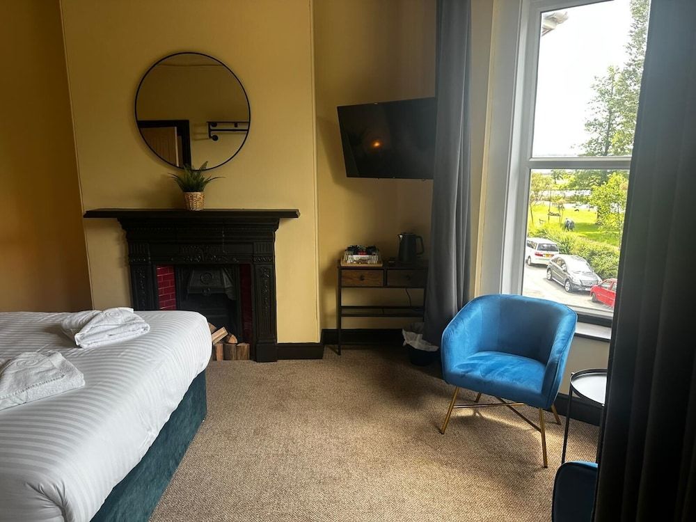 The Goodrington Sands- Apart Hotel Deluxe Room, Bay View 3