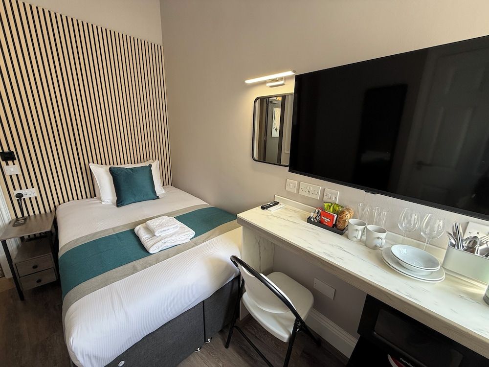 Linen Bank Single Room (Compact Living) 3