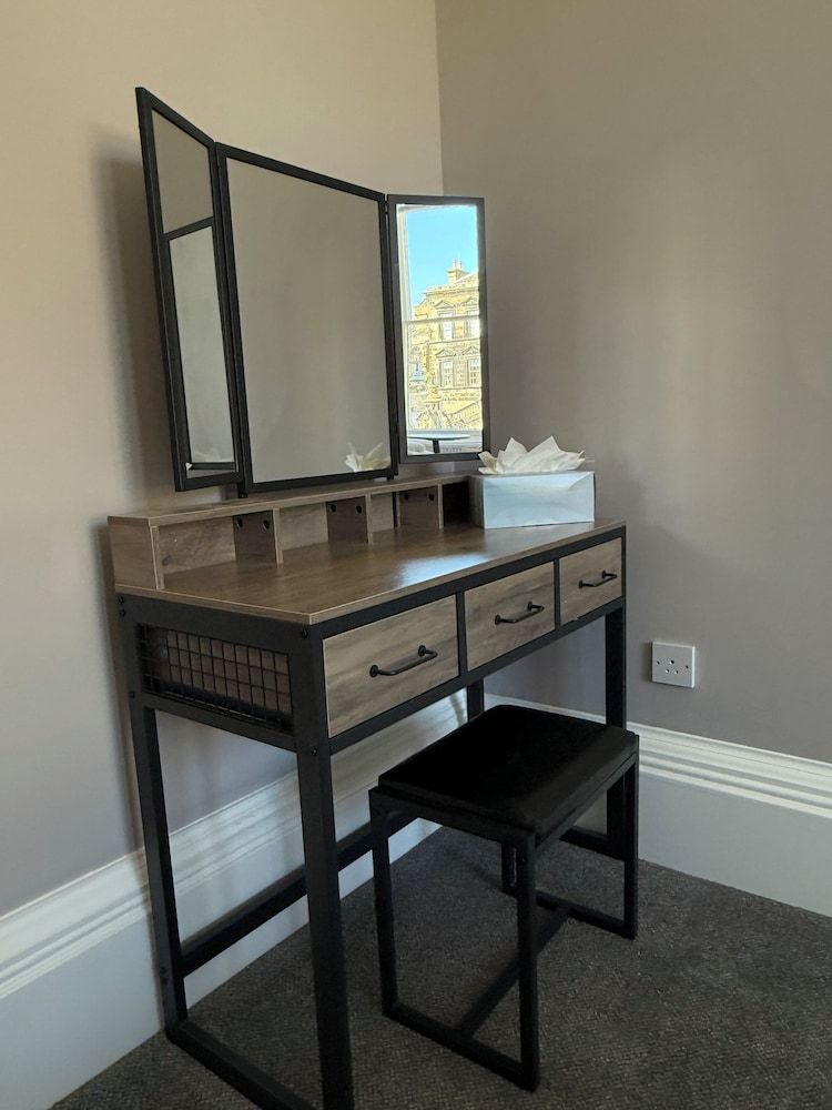 Linen Bank Studio, 1 Bedroom (Mews Room) 3