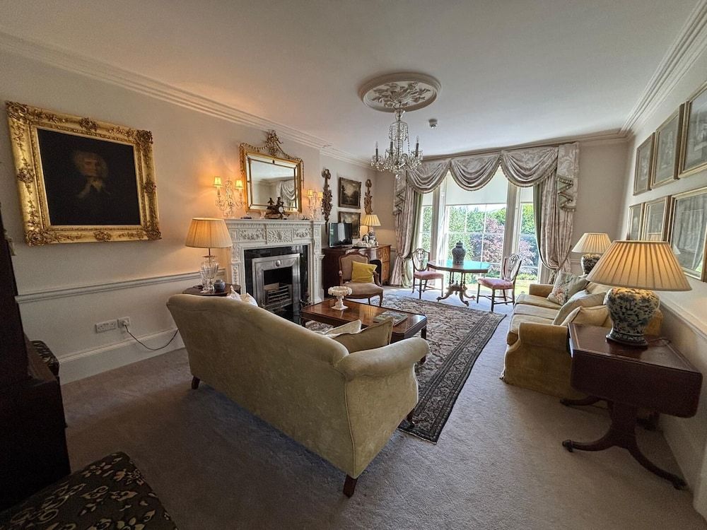 Park Hall Manor Luxury Suite, Ensuite, Lake View (Two Full Bath) 47