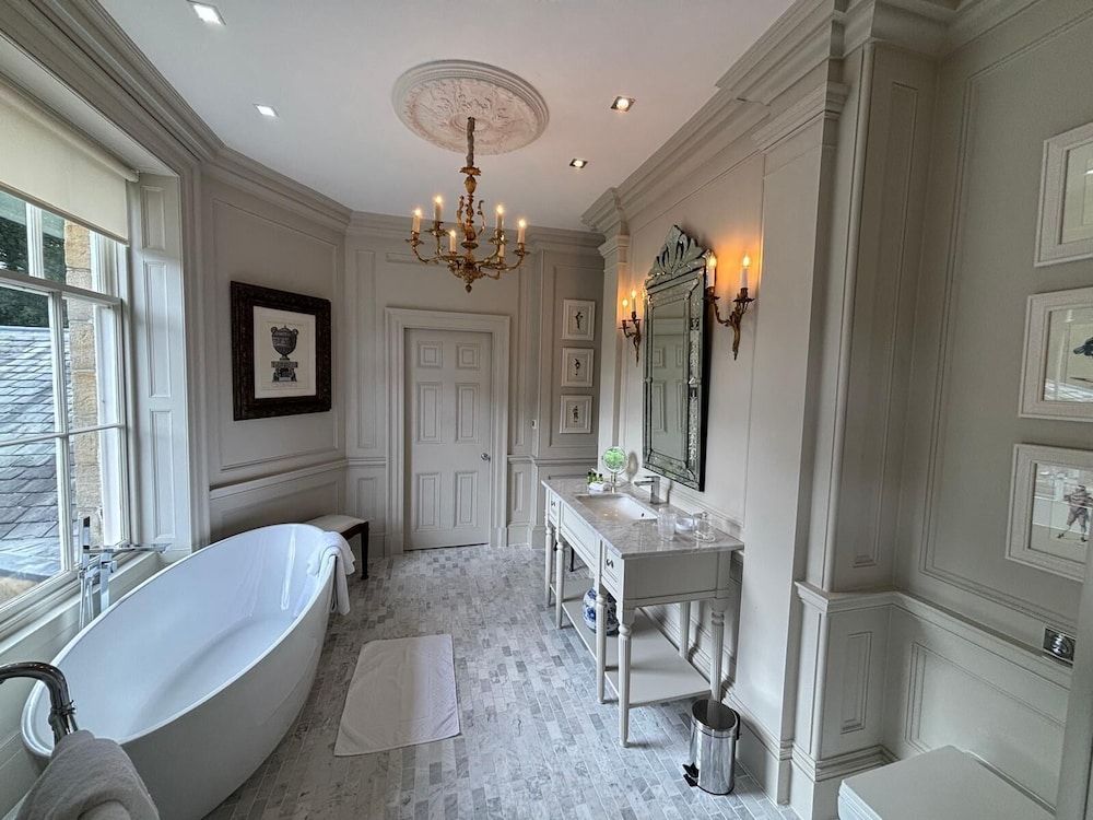 Park Hall Manor Luxury Suite, Ensuite, Lake View (Two Full Bath) 31