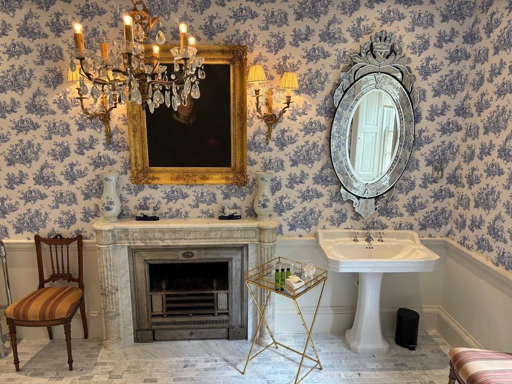 Park Hall Manor Superior Suite, Ensuite, Lake View (Full Bath) 14