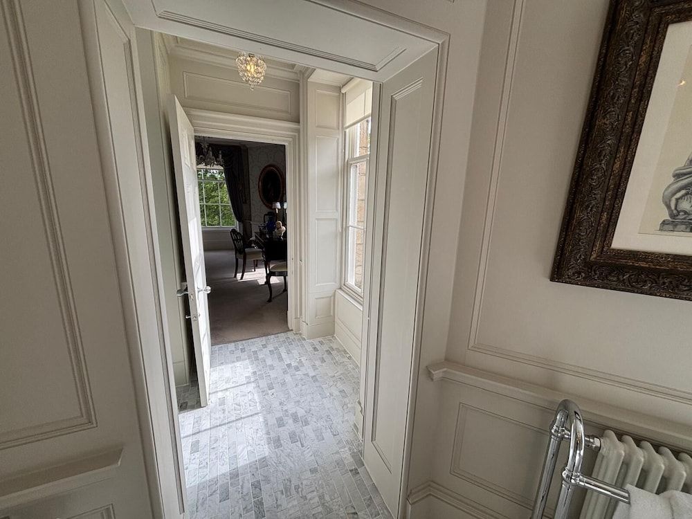 Park Hall Manor Luxury Suite, Ensuite, Lake View (Two Full Bath) 34