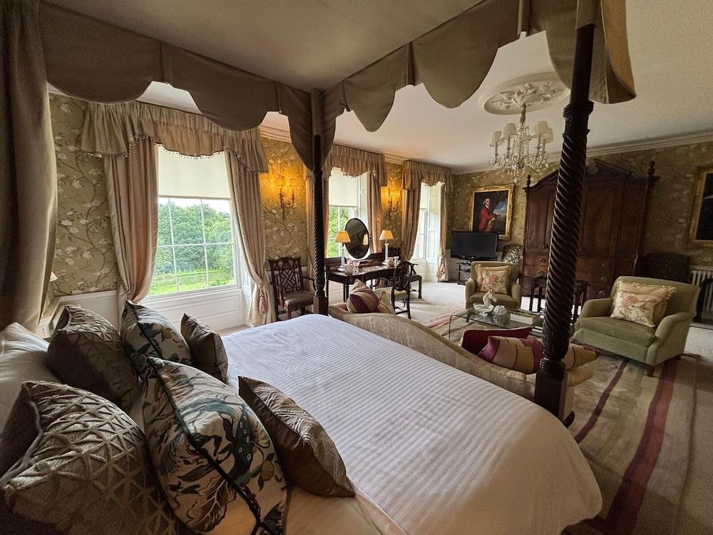 Park Hall Manor Superior Suite, Ensuite, Lake View (Full Bath) 2