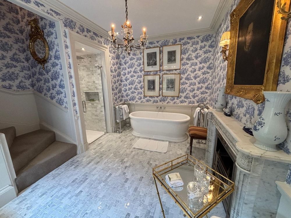 Park Hall Manor Superior Suite, Ensuite, Lake View (Full Bath) 21