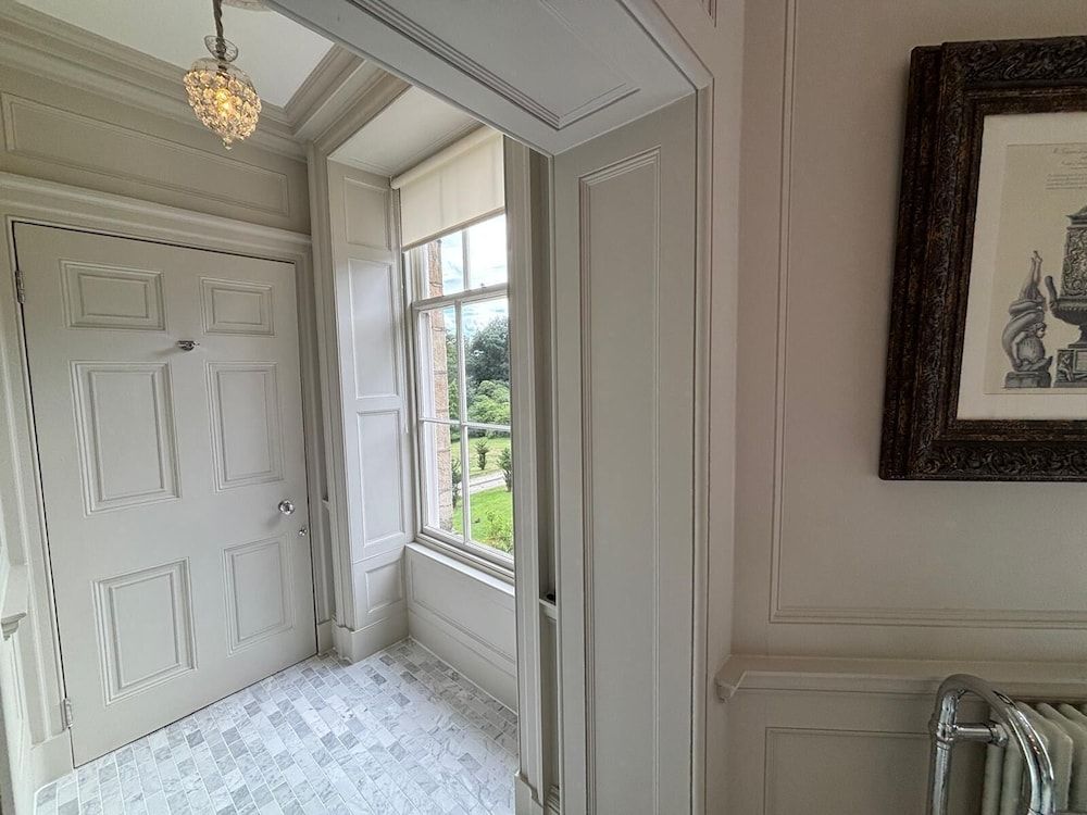 Park Hall Manor Luxury Suite, Ensuite, Lake View (Two Full Bath) 33