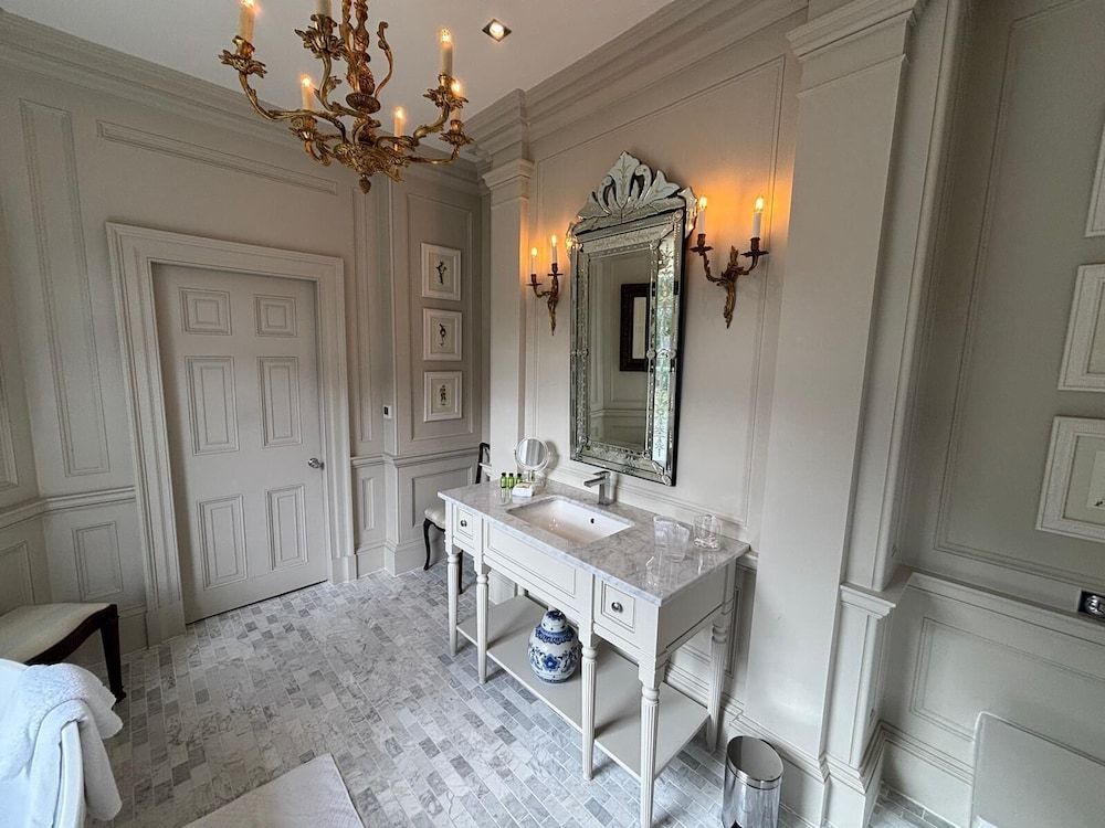 Park Hall Manor Luxury Suite, Ensuite, Lake View (Two Full Bath) 30