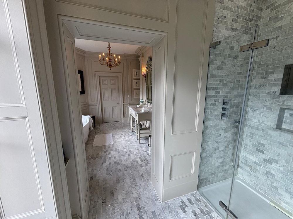 Park Hall Manor Luxury Suite, Ensuite, Lake View (Two Full Bath) 27