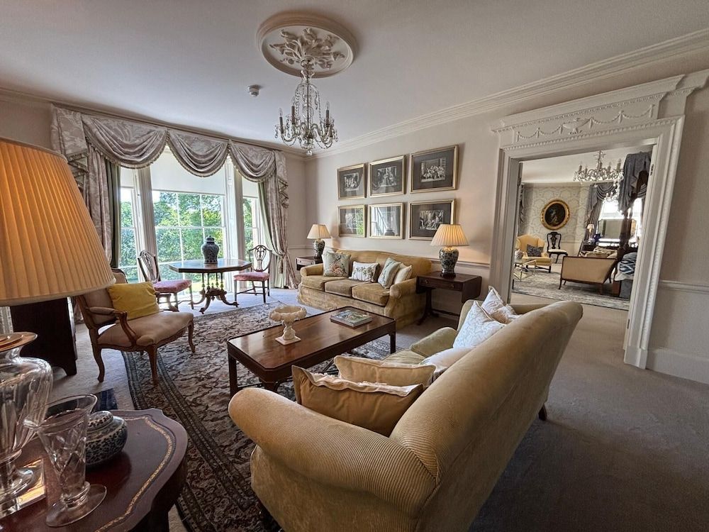 Park Hall Manor Luxury Suite, Ensuite, Lake View (Two Full Bath) 39