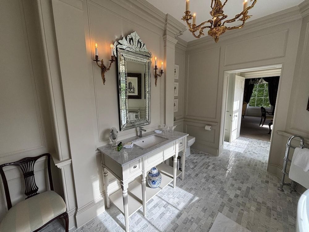 Park Hall Manor Luxury Suite, Ensuite, Lake View (Two Full Bath) 37