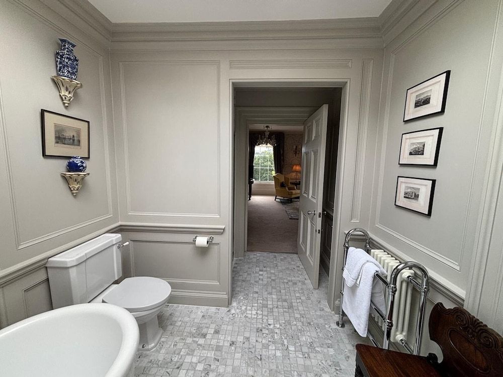 Park Hall Manor Luxury Suite, Ensuite, Lake View (Two Full Bath) 24